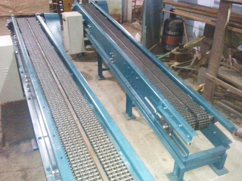 sistem conveyor di pabrik